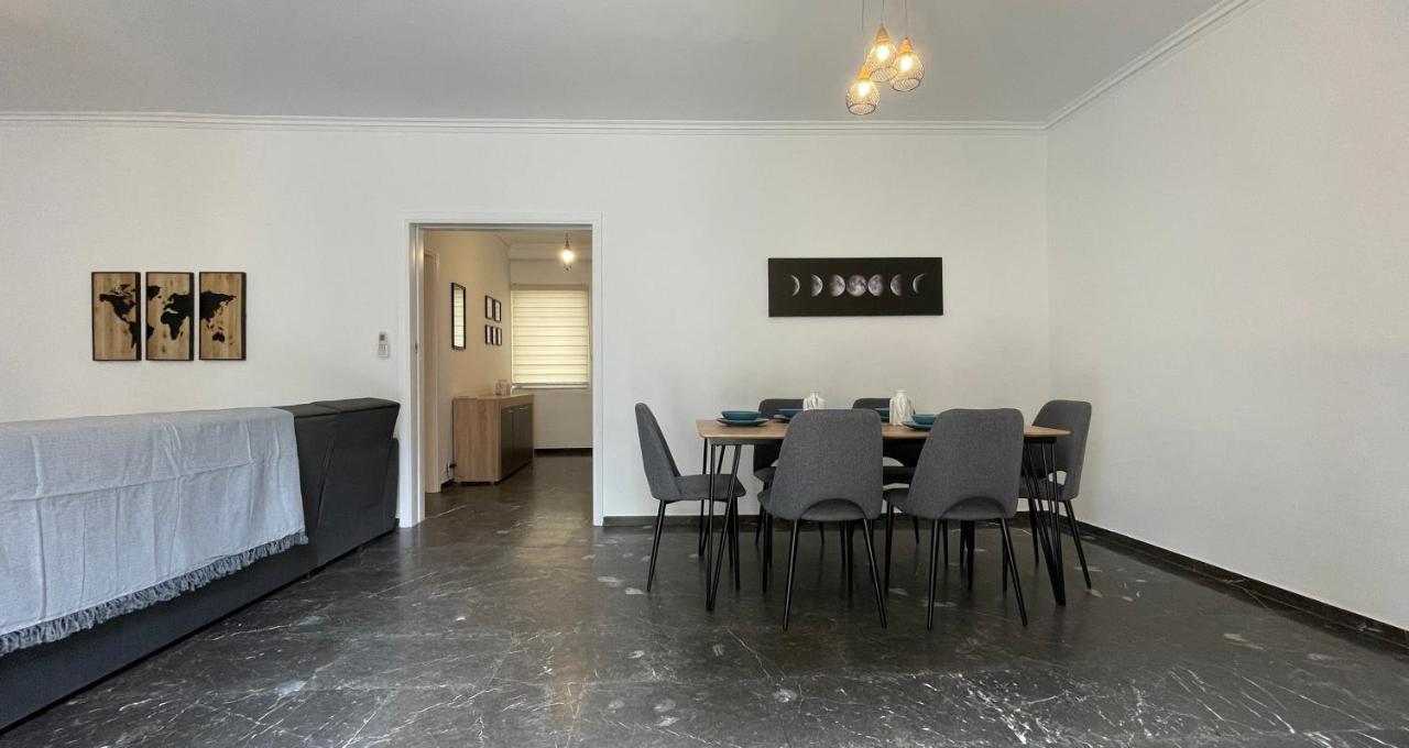Apartamento Filis Sunny 80Sqm Apt In Viktoria Atenas Exterior foto